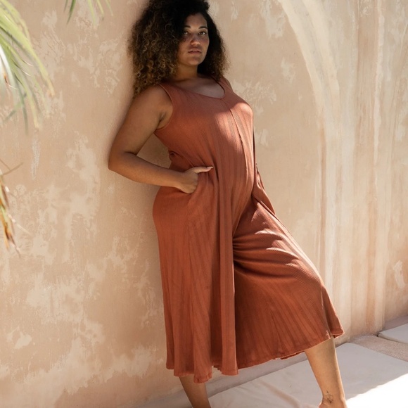 Mien Studios Willow Wide Rib Jumpsuit in Rust - Picture 4 of 6